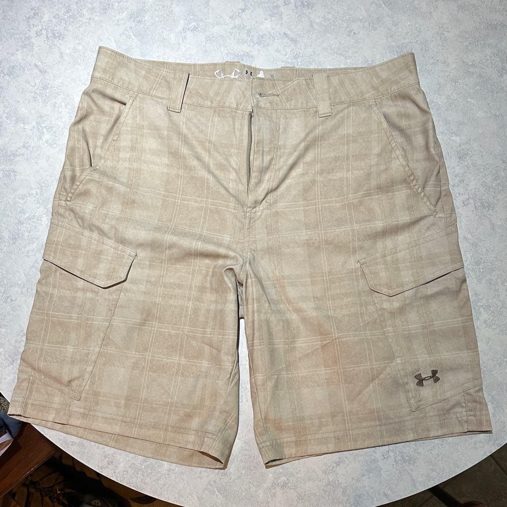 Under Armour Men's Tan Plaid Cargo Shorts